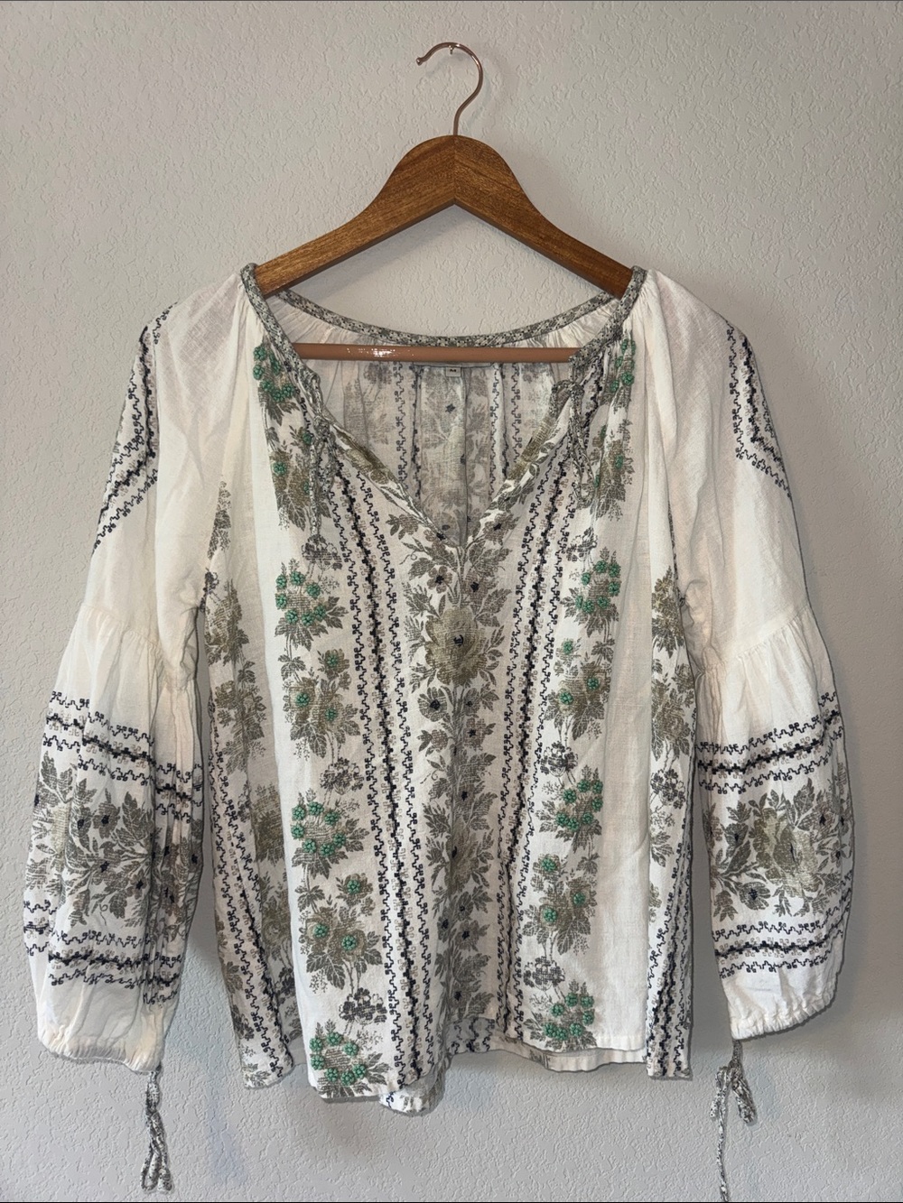 Women’s Medium D’ASCOLI White Embroidered Blouse with Green Accents 100% Cotton